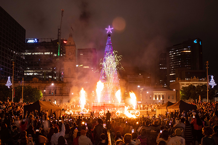 Fire performance at EMPYRE Fire Festival 2022, event by Dragon Mill, Victoria Square, Adelaide, photo by Jack Fenby
